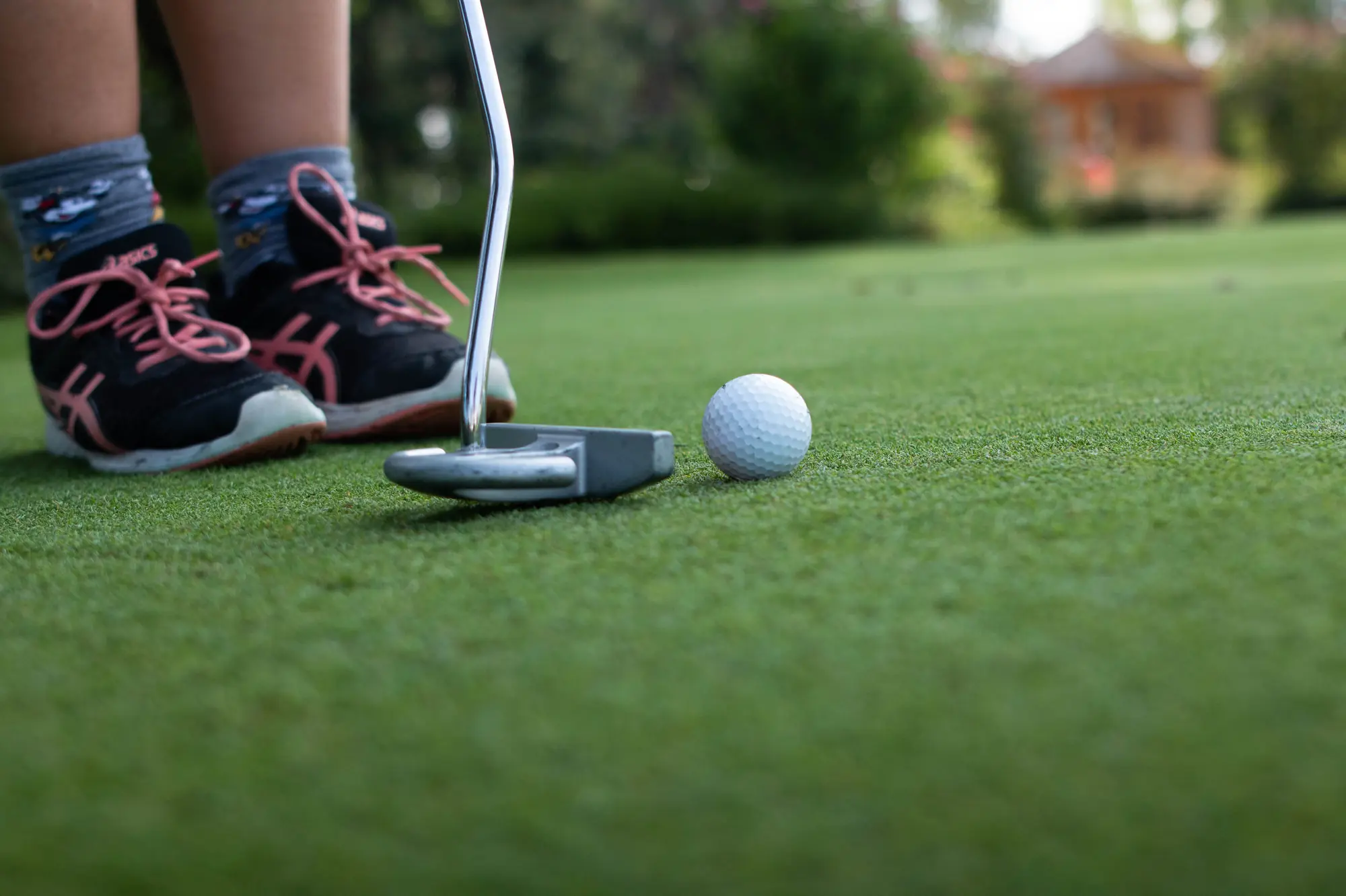 Animation d_été 2021 à wittelsheim, golf, une golfeuse sur le point de tirer !